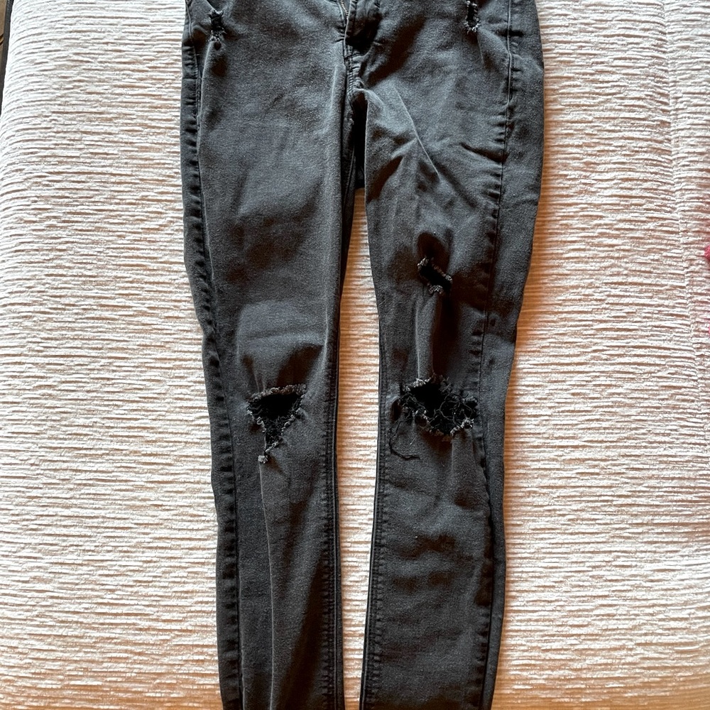 Black ripped jeans. Old navy. Size WA 24.